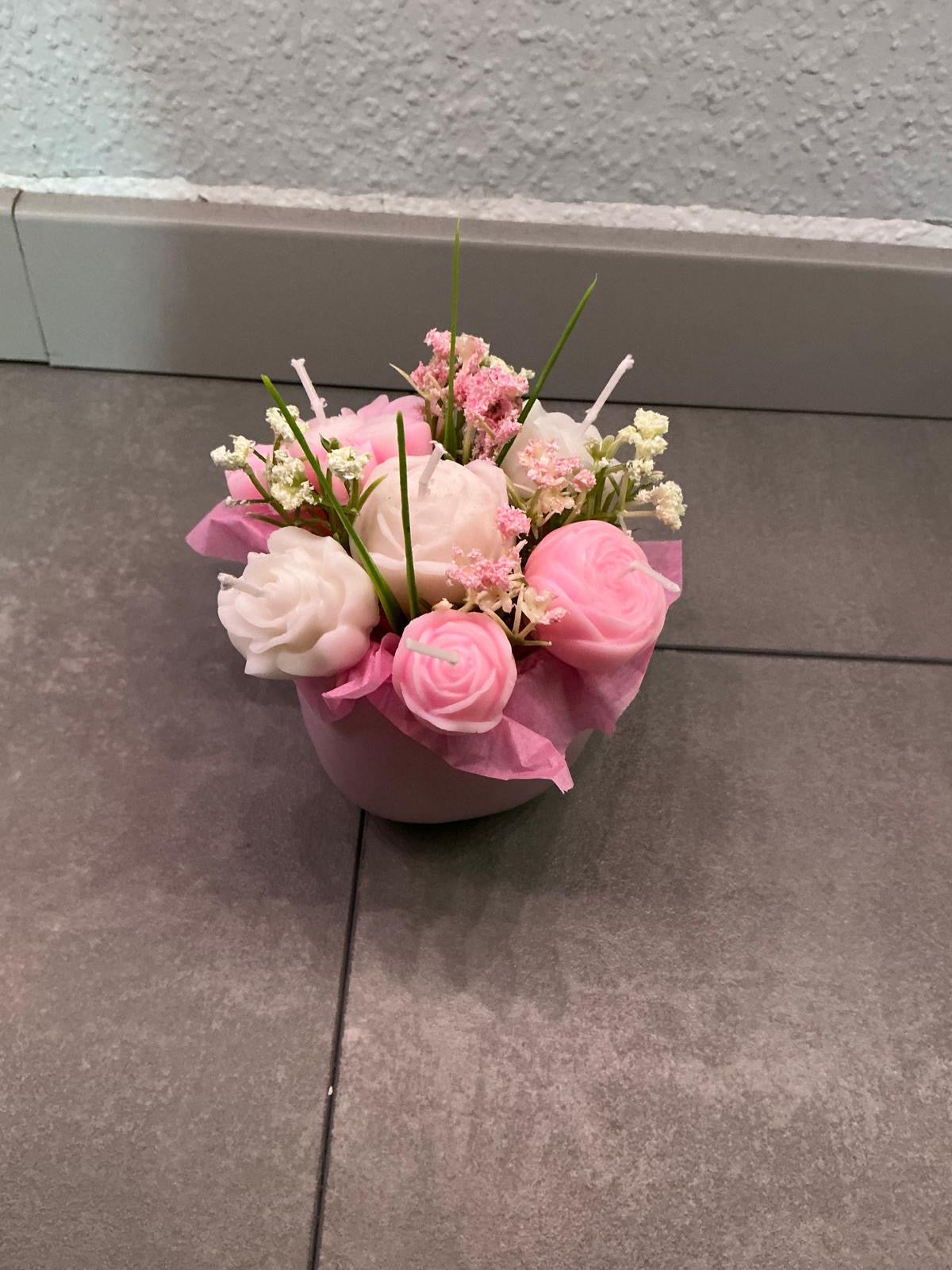 Totenkopf Rosa Pink Kerzen Blumengesteck