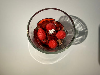 Erdbeerbecher Kerze